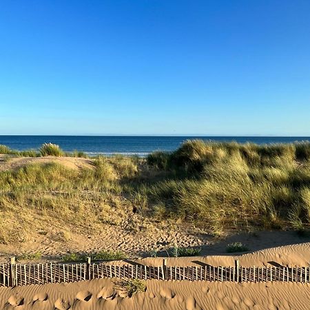 Hoopers Sandy Beach Guest Rooms Swansea Exterior photo